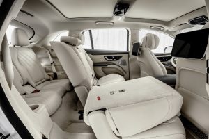 2023-Mercedes-EQS-SUV-13