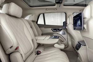 2023-Mercedes-EQS-SUV-14