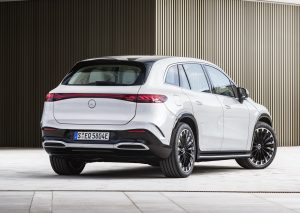 2023-Mercedes-EQS-SUV-2